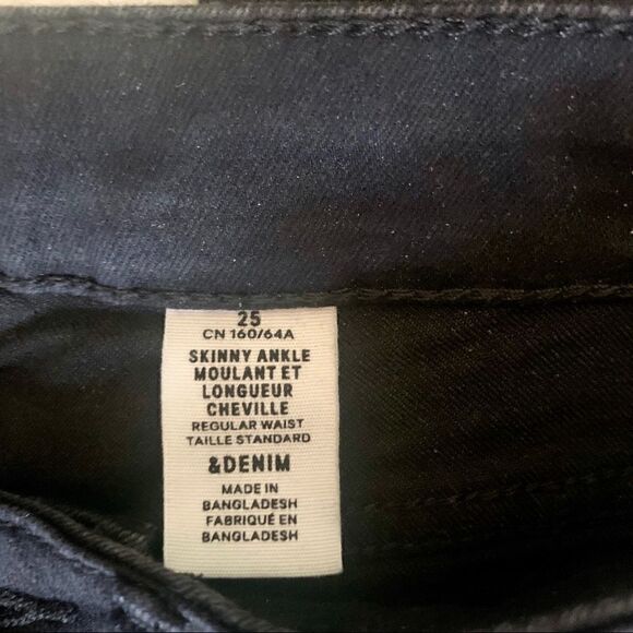 H&M black skinny ankle jeans. Size 25 - Picture 7 of 7